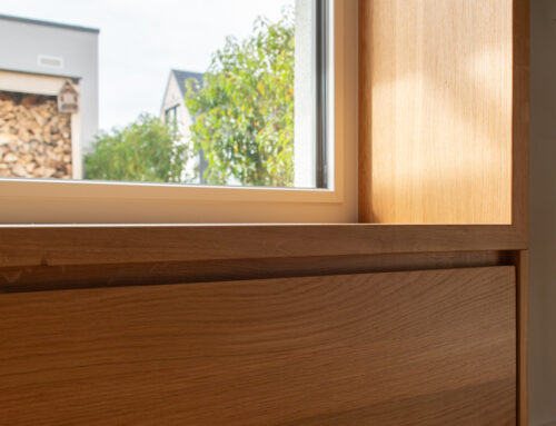 Sitzfenster in Eiche Schubaldenelement