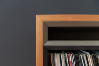 Individuell gefertigtes Plattenregal